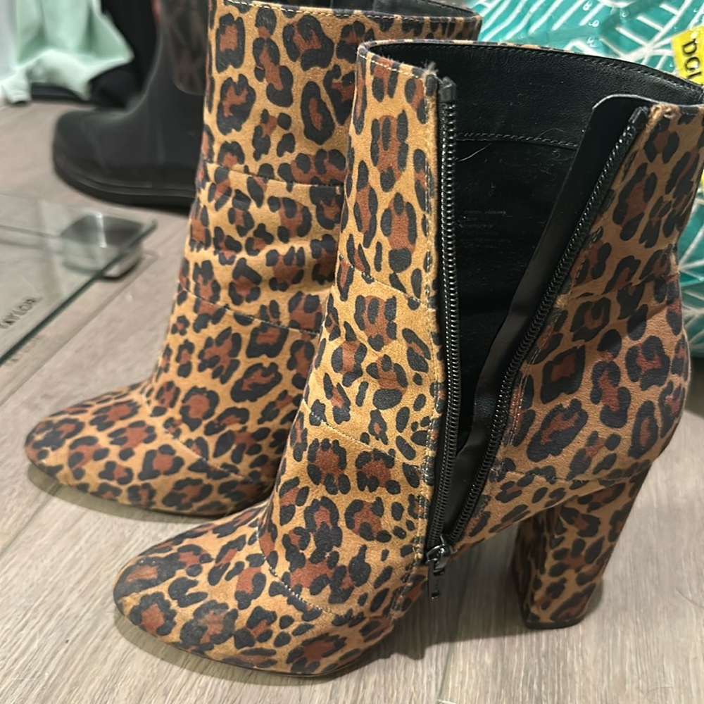 BCBG heel boot